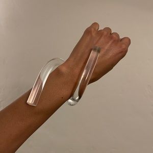 Lucite acrylic bangle bracelet XS